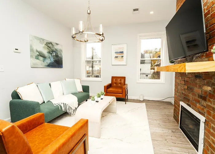 Newly Remodeled 3br Retreat Near Downtown Holiday home *