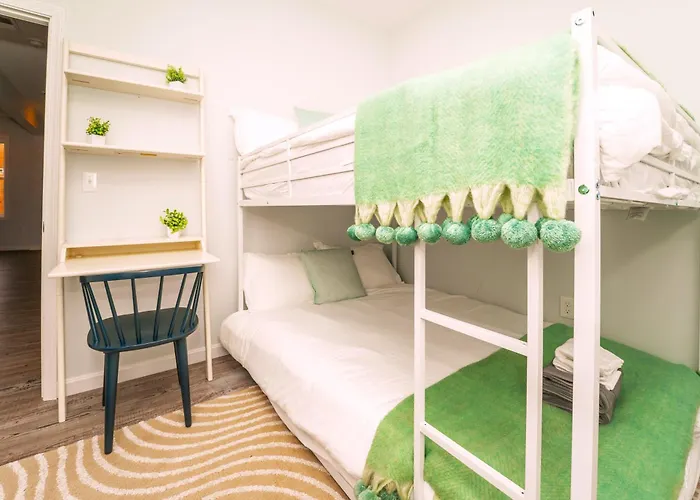 Newly Remodeled 3br Retreat Near Downtown *