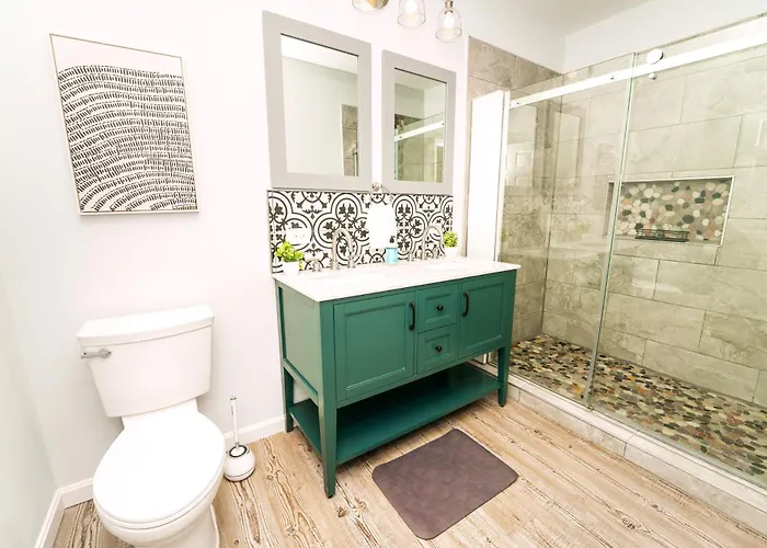 Holiday home Newly Remodeled 3br Retreat Near Downtown