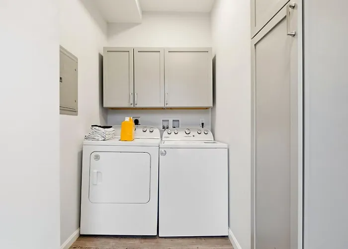 Newly Remodeled 3br Retreat Near Downtown Holiday home
