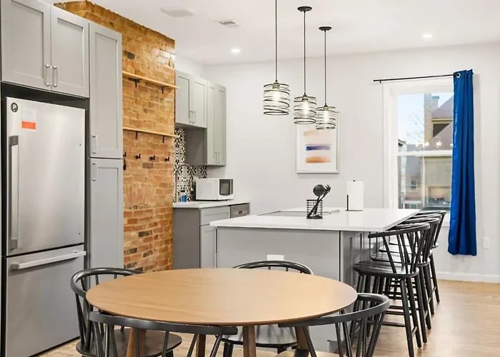 Newly Remodeled 3br Retreat Near Downtown Holiday home *