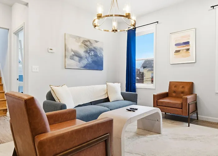 Newly Remodeled 3br Retreat Near Downtown