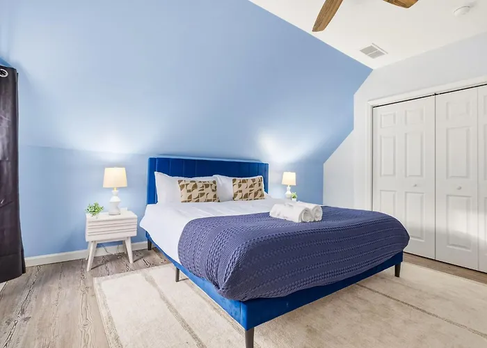 Newly Remodeled 3br Retreat Near Downtown