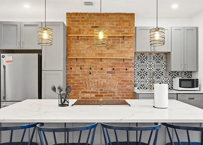 Holiday home Newly Remodeled 3br Retreat Near Downtown
