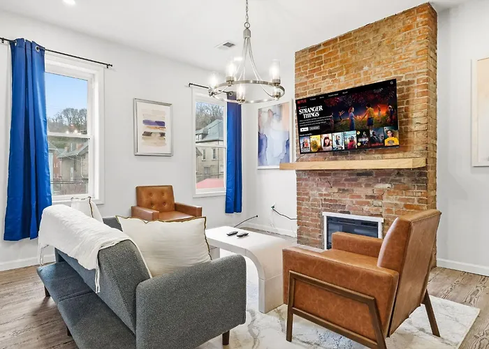 Holiday home Newly Remodeled 3br Retreat Near Downtown