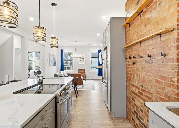 Holiday home Newly Remodeled 3br Retreat Near Downtown