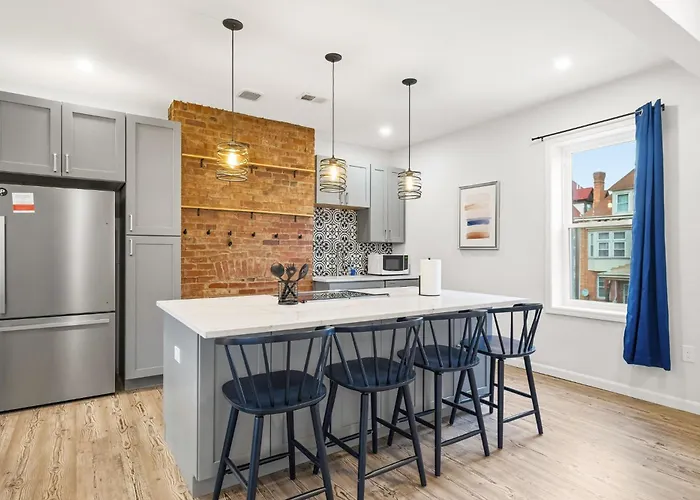 Holiday home Newly Remodeled 3br Retreat Near Downtown Pittsburgh